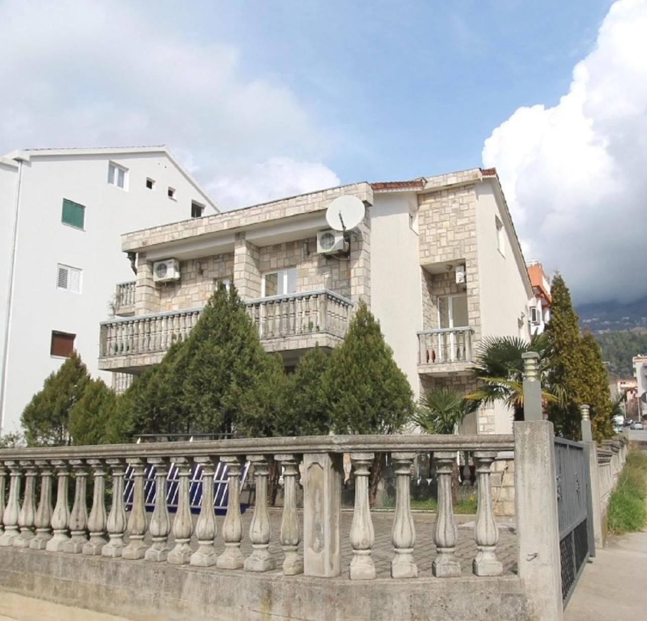 Guest House Heart Of Budva Buitenkant foto